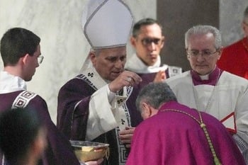 Papa León nos llama arrepentimiento ‘contracorriente’ en primer Miércoles de Ceniza de pontificado