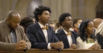 Proteger el hogar: cómo formar familias santas en la era de las pantallas