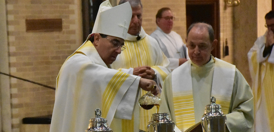 Bishop Duca Celebrates Chrism Mass