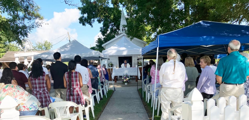 Tiny Chapel Leaves Big Imprint on Faithful