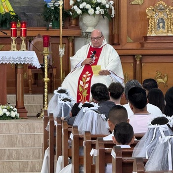 Primera Comunión en la Parroquia Nuestra Señora de la Medalla Milagrosa