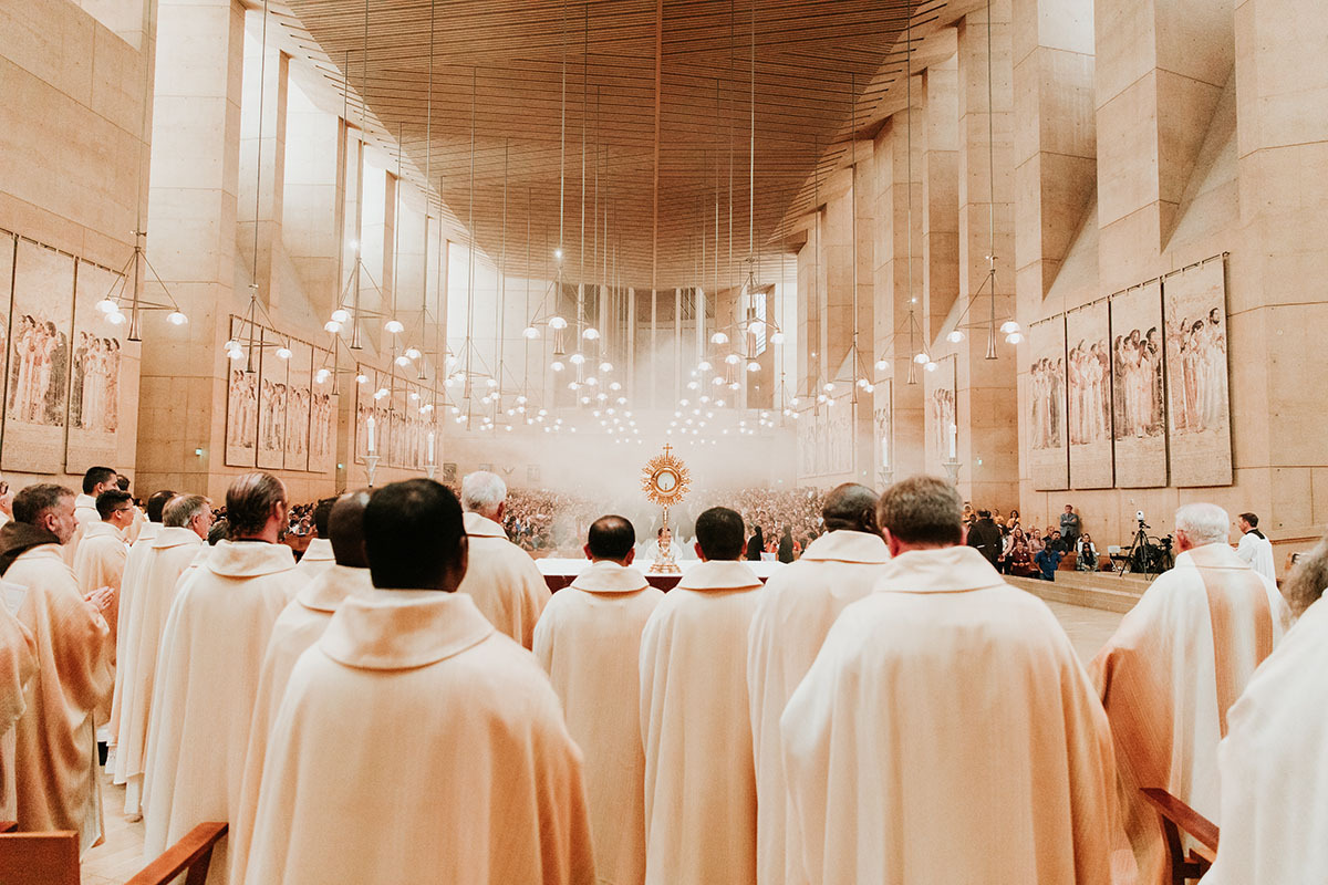 Headline Section 1236960