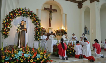 Las Vecinas Are Coming!