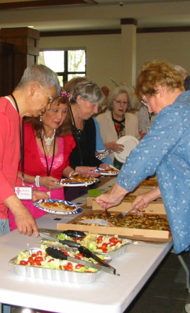 Seniors Pizza Lunch and Presentation