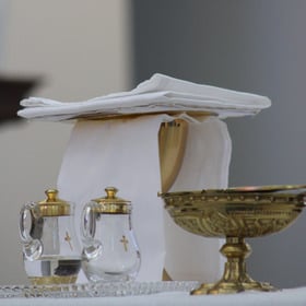 St. Clement’s Altar Linen Ministry Volunteer Needed