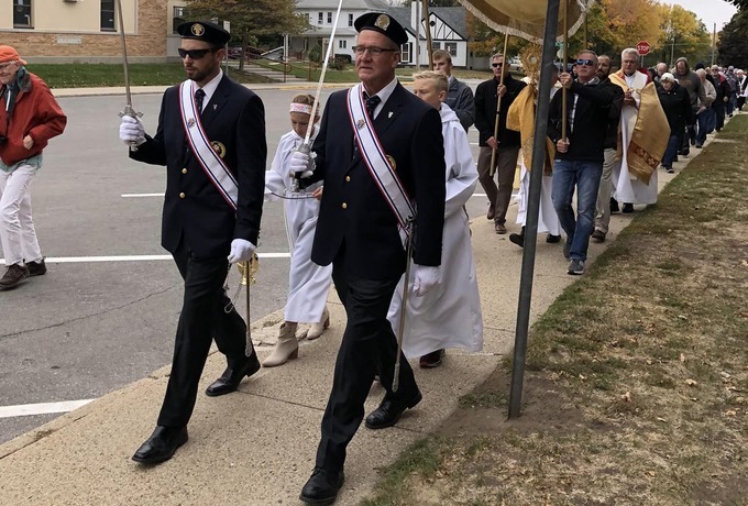 Procession unites Carroll faithful