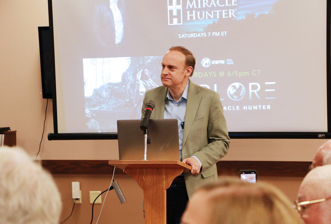 Miracle Hunter shares stories, faith and science