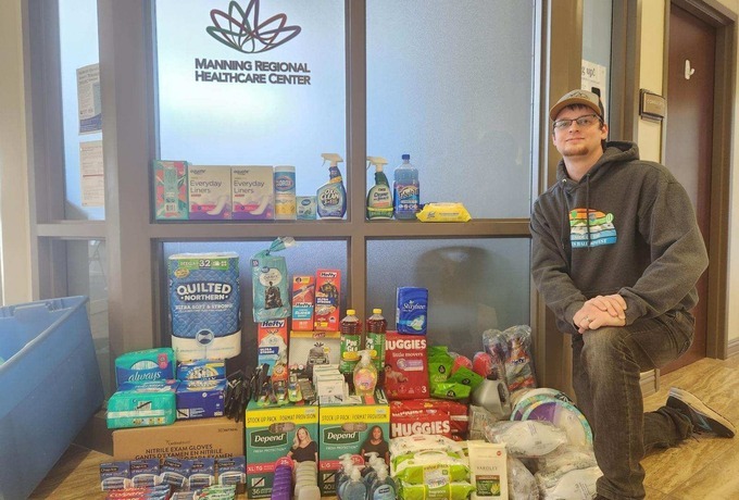 Manning native collects for Helene victims
