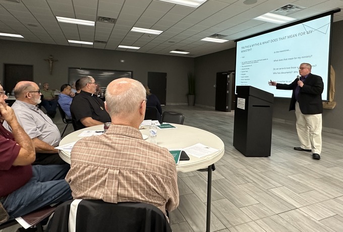 Ministry, demographics and dispelling myths/Ministerio, demografía y desenmascaramiento de mitos