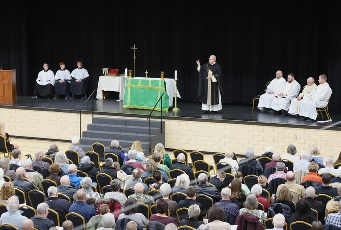 Bishop Garrigan School family honors deceased alumni at Mass