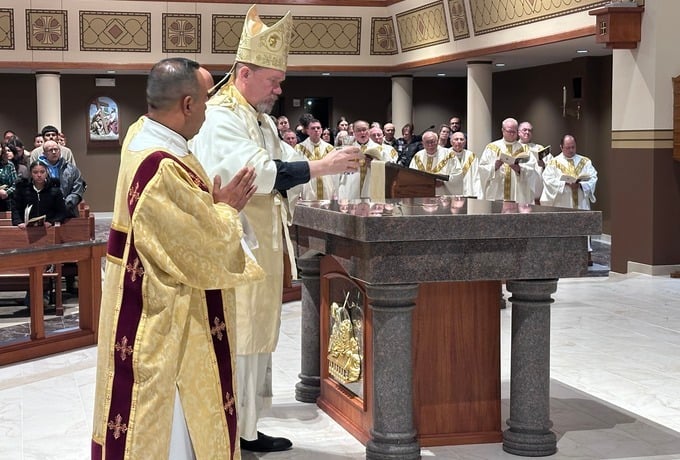 Bishop Keehner rededicates renovated Denison St. Rose of Lima Church