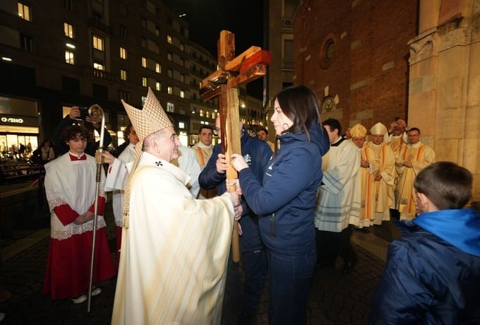 Pope sends blessing for 2026 Winter Olympics, cross arrives in Milan