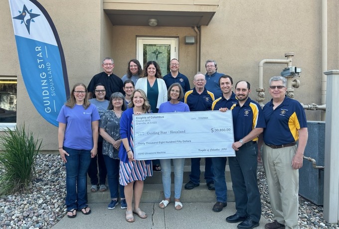 Granville KCs donate to Guiding Star