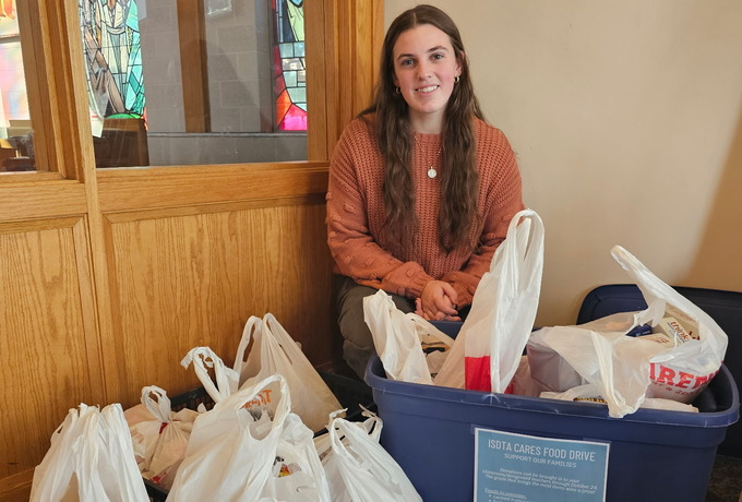 Storm Lake St. Mary's student organizes food drive to benefit school families
