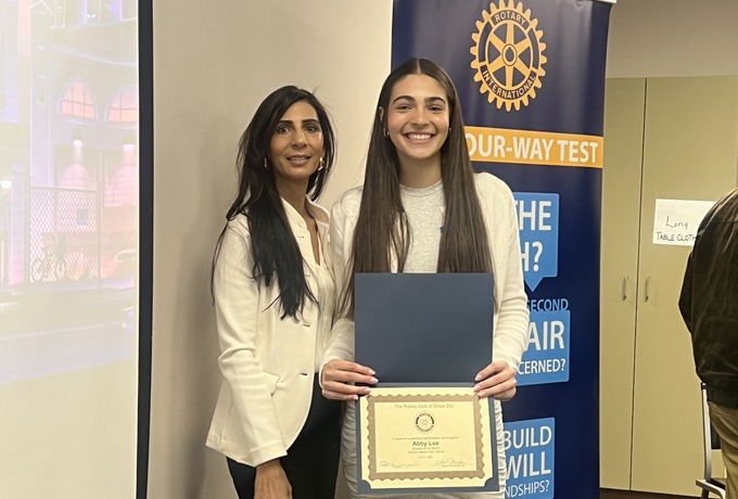 Lee named Sioux City Rotary Club Student of the Month