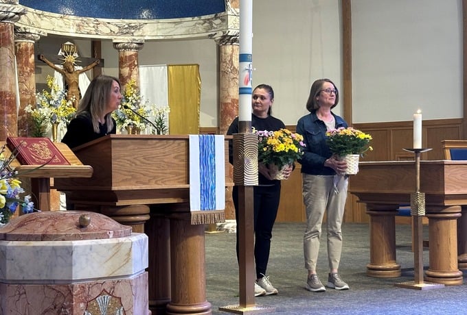 Six receive Catholic education awards