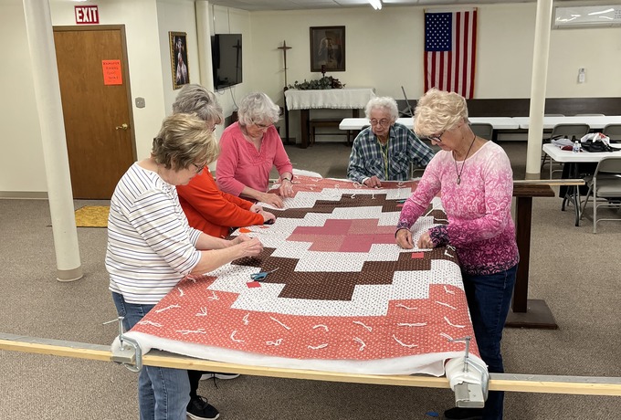 Pocahontas quilters host Quilts and More sale