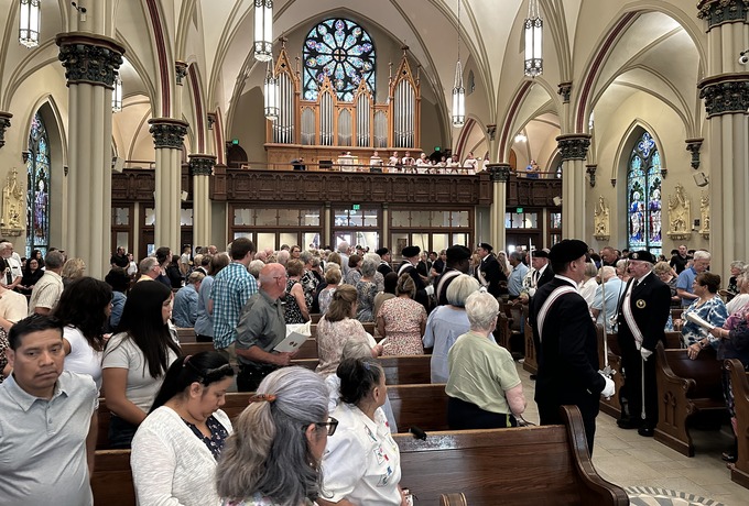 Final Welcome Mass hosts 500