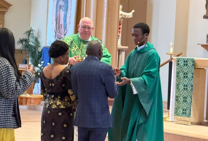 Sioux City Mater Dei hosts monthly French Mass