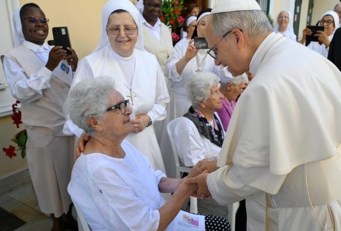 Pope Leo thanks residents at Home for the Elderly for their witness of faith