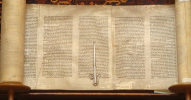 May 19: Presence and Grace / Presencia y Gracia