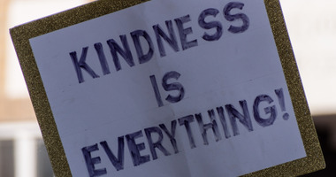 February 4: Ordinary Kindness / Amabilidad Ordinaria