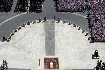 Poor and powerful pray for eternal repose of a pope ‘with an open heart’