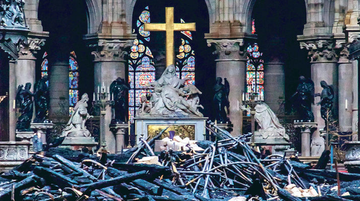 Lift high the cross: French leaders vow to rebuild cathedral