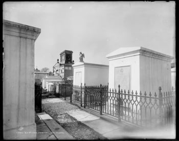 Initiative restores abandoned tombs, one by one