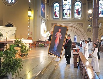 Churches set Divine Mercy schedules