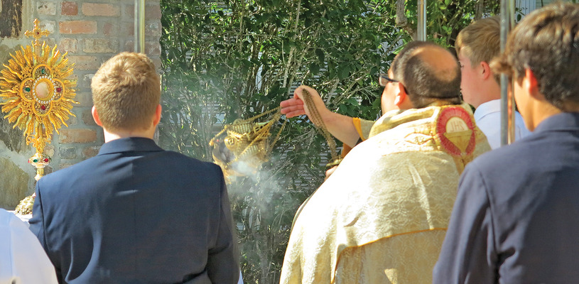 What’s inside my church? Monstrance and thurible put focus on the divine