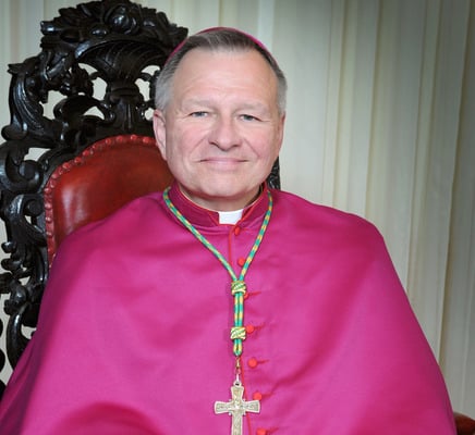 Vestimenta respetuosa de la iglesia debe coincidir con respeto por Dios