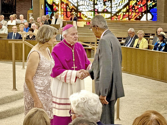 109 couples celebrate their 50th anniversary