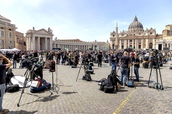 Precise rules govern the period in between popes