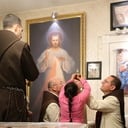 On a Marian mission: International association, Heralds of the Gospel, visits homes and churches
