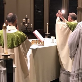 Obligation to attend Mass stays suspended because of COVID
