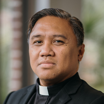 Rev. Rholando (Rholly) Grecia